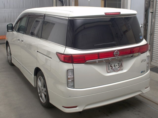 Nissan ELGRAND 2011 8577788-1