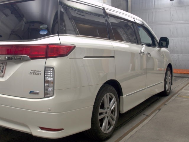 Nissan ELGRAND 2011 8577788-5