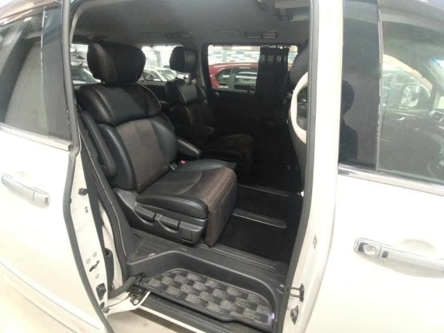 Nissan ELGRAND 2011 8577789-12