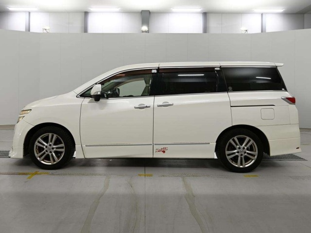 Nissan ELGRAND 2011 8577789-4