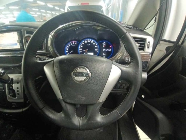 Nissan ELGRAND 2011 8577789-9