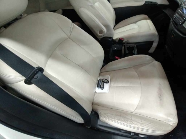 Nissan ELGRAND 2017 8577798-10