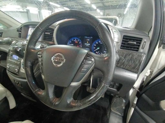 Nissan ELGRAND 2017 8577798-9