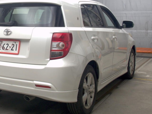 Toyota IST 2011 8575379-5