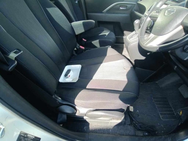 Nissan LAFESTA 2011 8576162-10