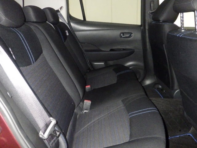 Nissan LEAF 2021 8583561-8