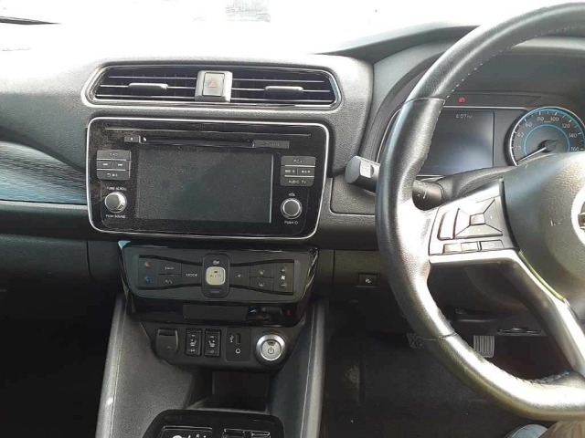 Nissan LEAF 2018 8583573-11