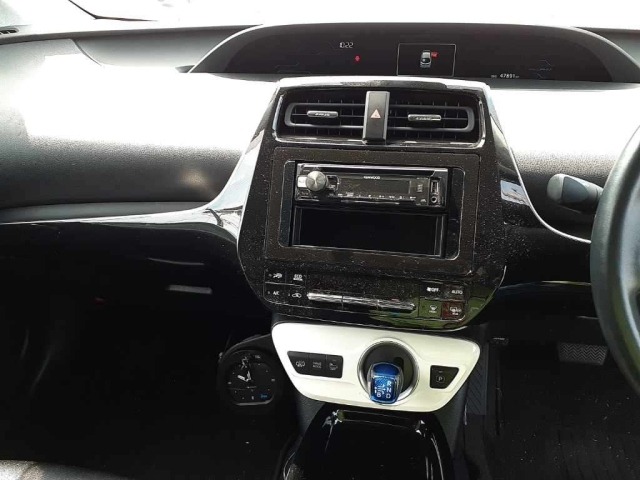 Toyota PRIUS PHV 2017 8582131-11