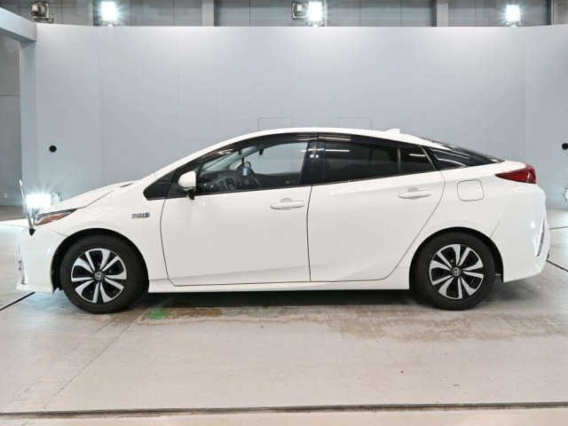 Toyota PRIUS PHV 2017 8582131-4