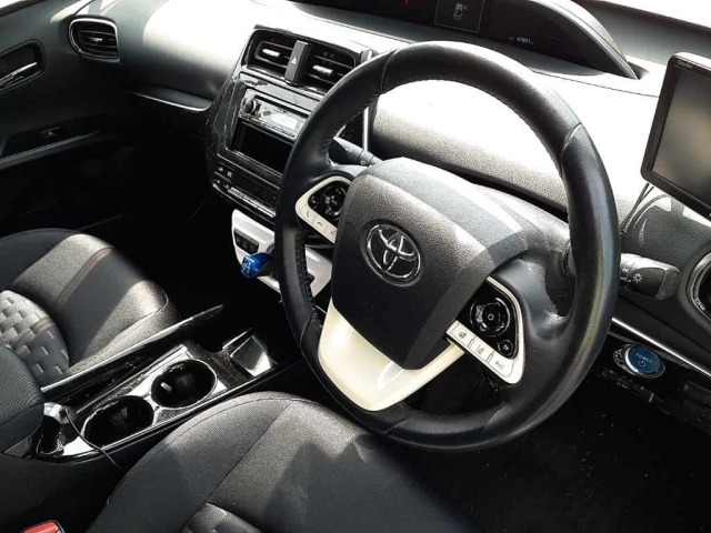 Toyota PRIUS PHV 2017 8582131-9