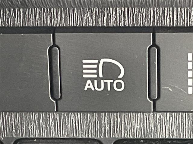 Toyota PRIUS 2018 8570425-1