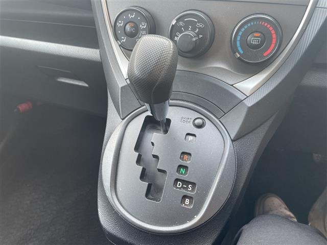 Toyota RACTIS 2011 8571533-8