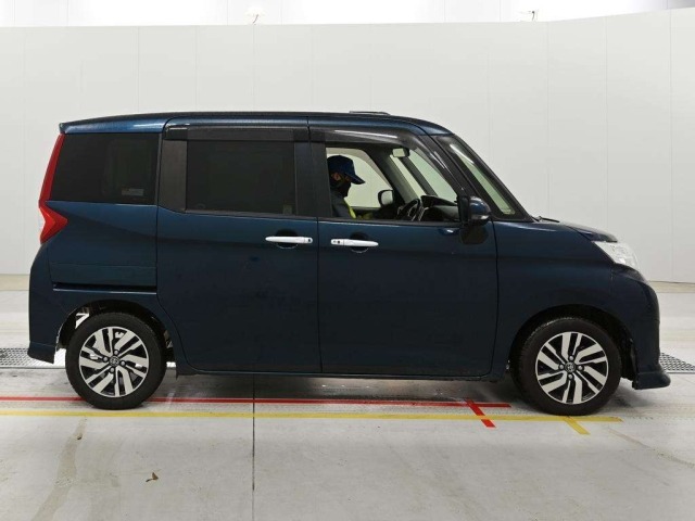 Toyota ROOMY 2018 8581616-3