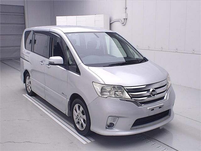 Nissan SERENA 2013 8582951-0