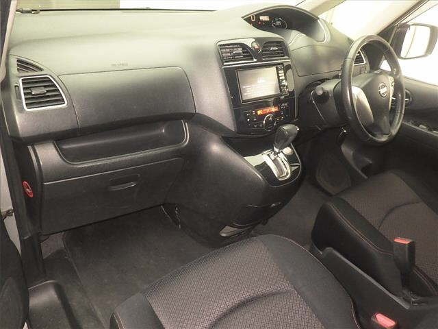 Nissan SERENA 2013 8582951-4