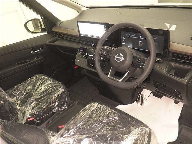 Nissan SERENA 2026 8582960-3