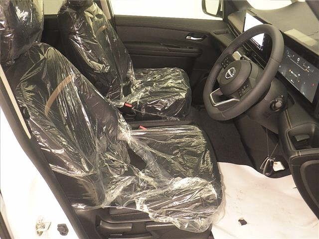 Nissan SERENA 2026 8582960-5