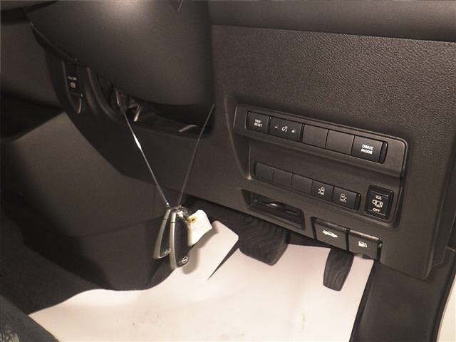 Nissan SERENA 2026 8582960-8