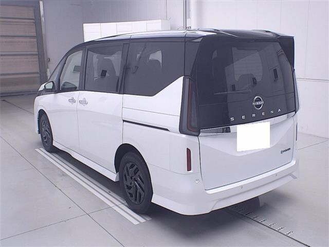 Nissan SERENA 2026 8582961-1