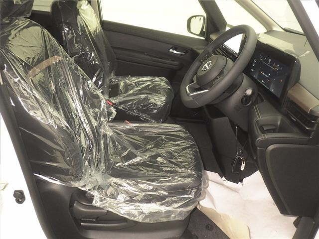 Nissan SERENA 2026 8582961-5