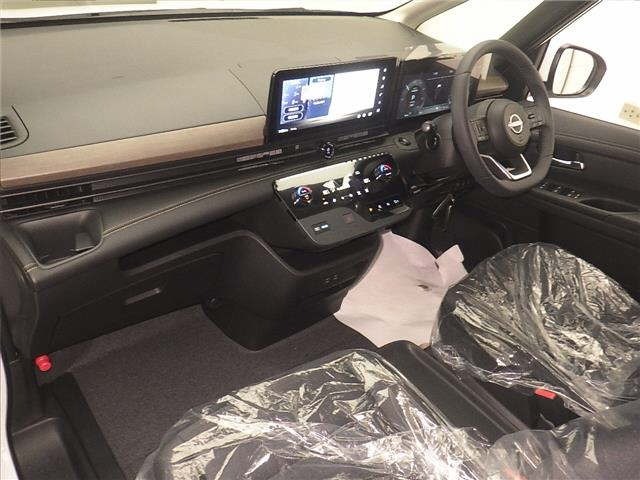 Nissan SERENA 2026 8582964-4