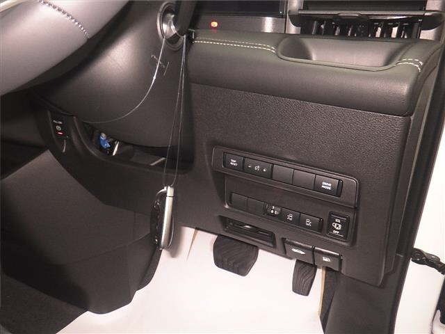 Nissan SERENA 2026 8582964-9