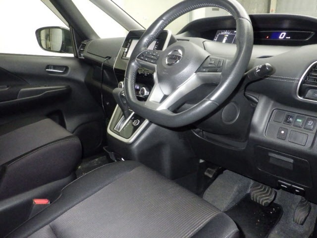 Nissan SERENA 2017 8583106-3