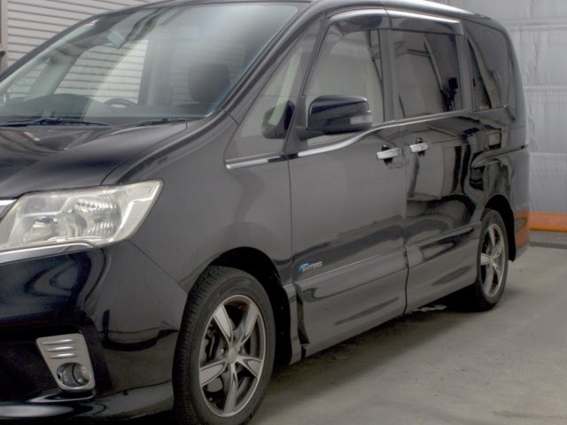 Nissan SERENA 2013 8583121-4