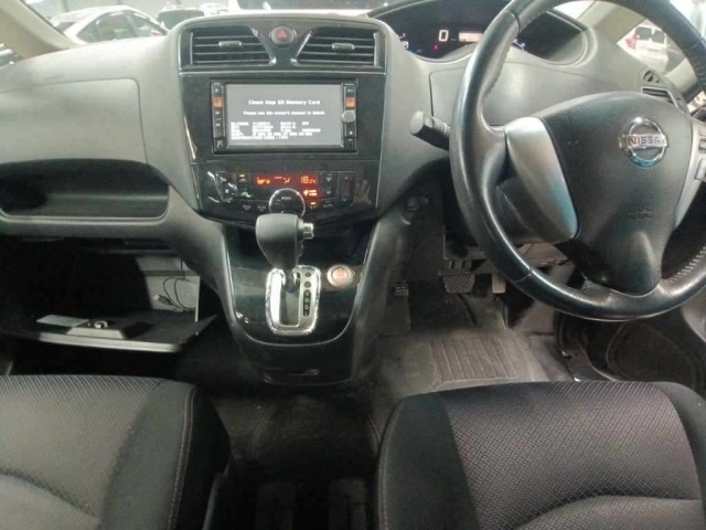 Nissan SERENA 2011 8583168-11