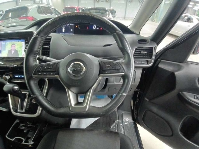 Nissan SERENA 2017 8583169-9