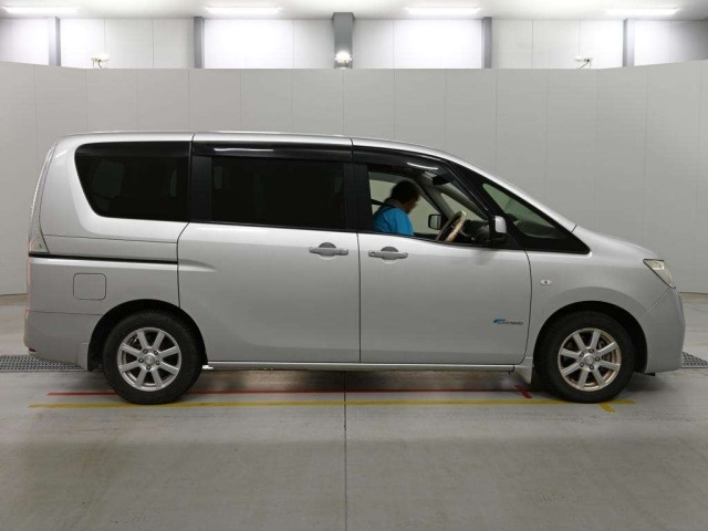 Nissan SERENA 2012 8583170-3