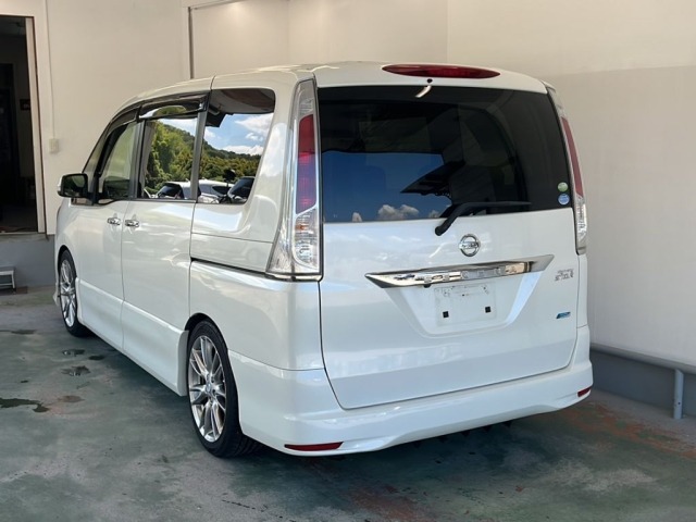 Nissan SERENA 2011 8583214-1