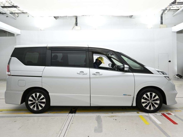 Nissan SERENA 2017 8583257-3