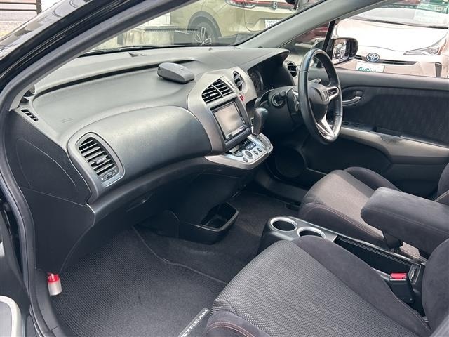 Honda STREAM 2011 8584429-2