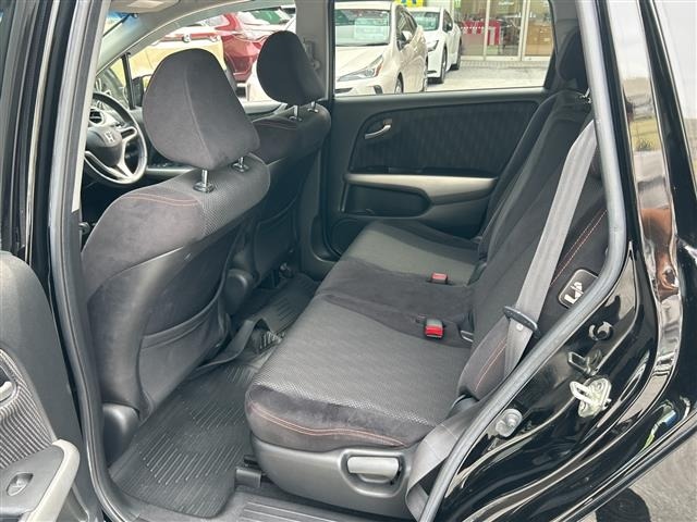 Honda STREAM 2011 8584429-6