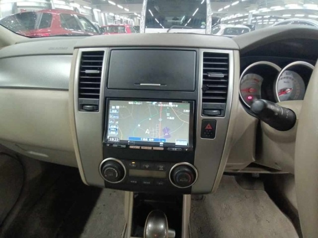 Nissan TIIDA 2009 8582826-11