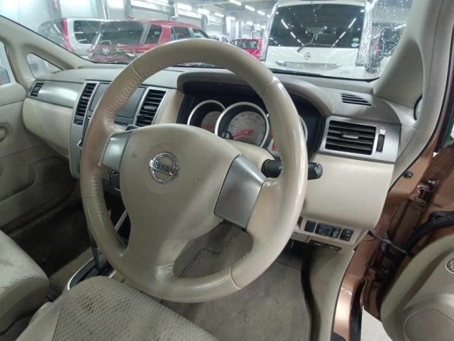 Nissan TIIDA 2009 8582826-9