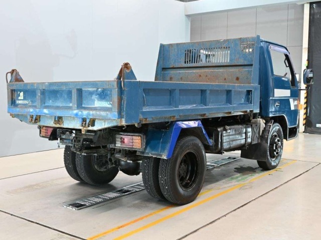 Mazda TITAN 2000 8572006-1
