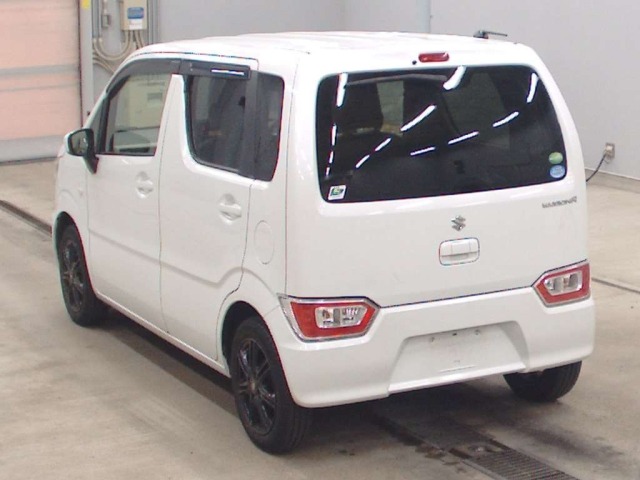 Suzuki WAGON R 2017 8584305-6