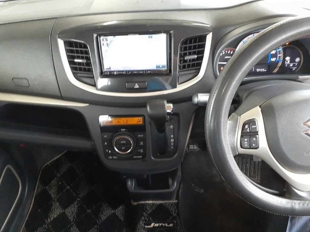 Suzuki WAGON R 2012 8584361-9