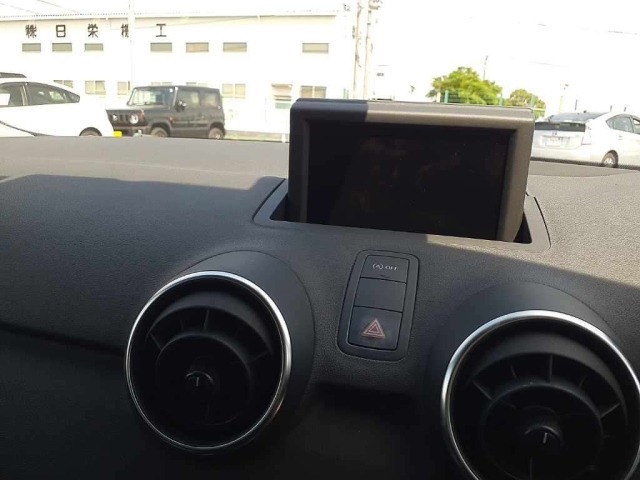 Audi A1 2013 8585676-12