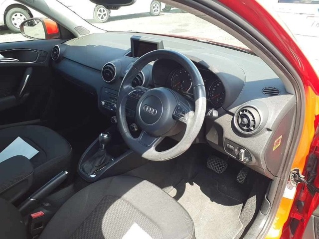 Audi A1 2013 8585676-9