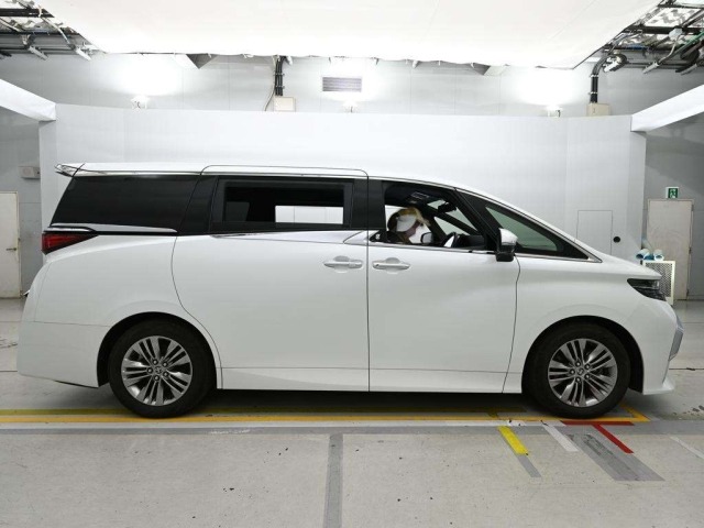 Toyota ALPHARD 2023 8596511-3