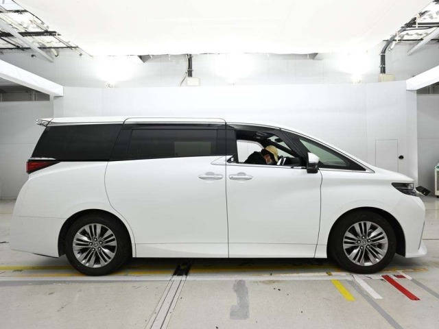 Toyota ALPHARD 2025 8596526-3