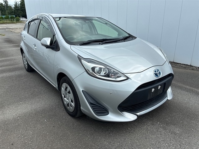 Toyota AQUA 2021 8586372-0