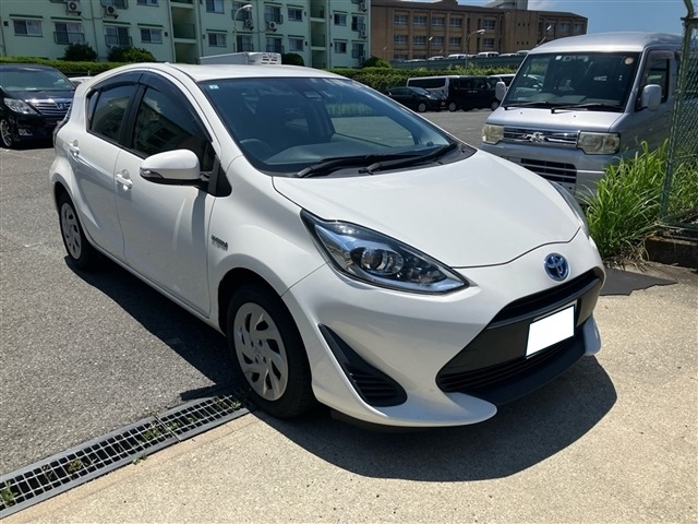 Toyota AQUA 2019 8586374-0