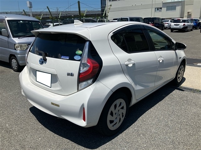 Toyota AQUA 2019 8586374-9