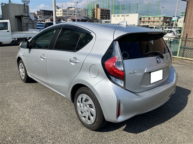 Toyota AQUA 2019 8586375-1