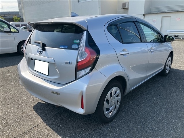 Toyota AQUA 2019 8586375-9