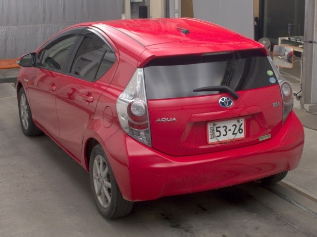 Toyota AQUA 2012 8586385-1